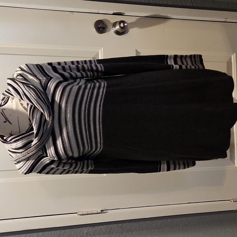 Design 365 sweater